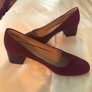 Ann Taylor Factory burgundy block heel pump